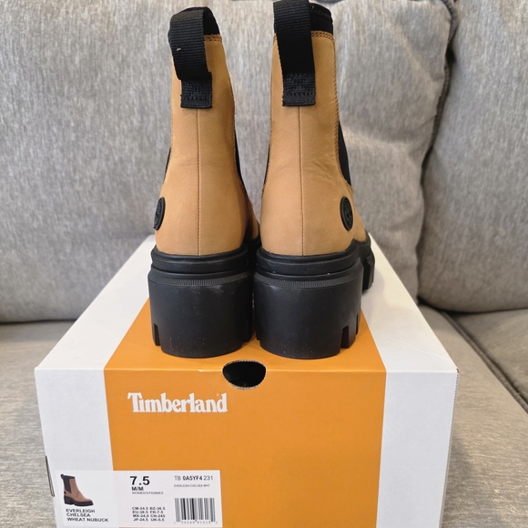 Timberland Women's Everleigh Chelsea Boot Wheat - Picture 3 of 4